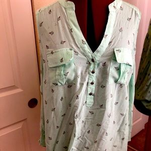 Mint ice cream sleeveless blouse
